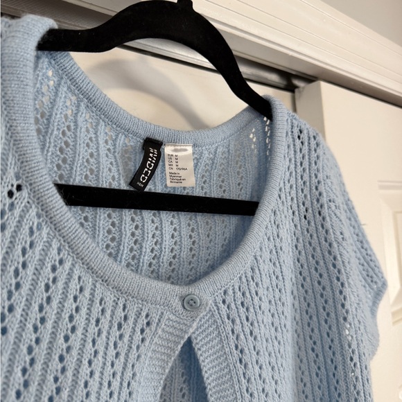 SNOW DAY SALE ❄️ Divided Crochet Cropped Cardigan - Picture 3 of 4